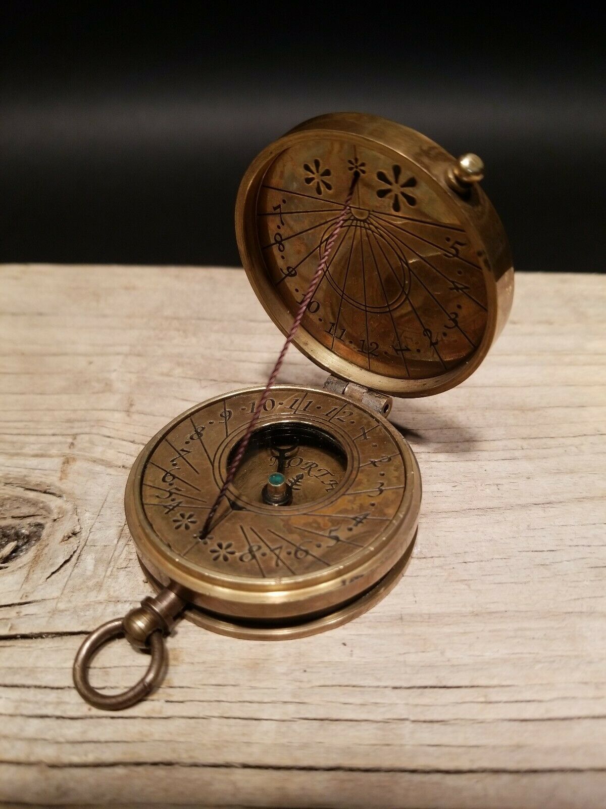 Vintage Antique Style Sundial Compass – Early Home Decor